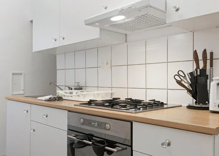Charming 2br In The Heart Of Apartment *